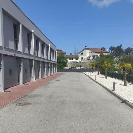 Motel Avenue Лейрия Екстериор снимка
